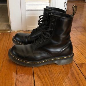 just broken in dr martens!!!! Classic 8-eye